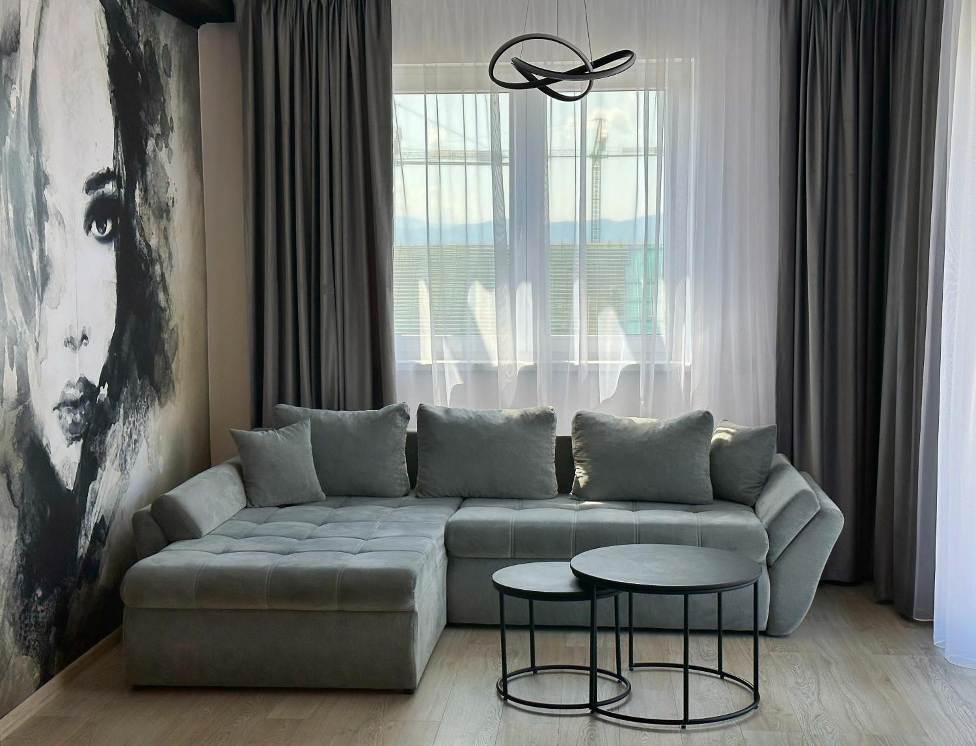 Koa - Moon Penthouse Appartement Braşov Buitenkant foto